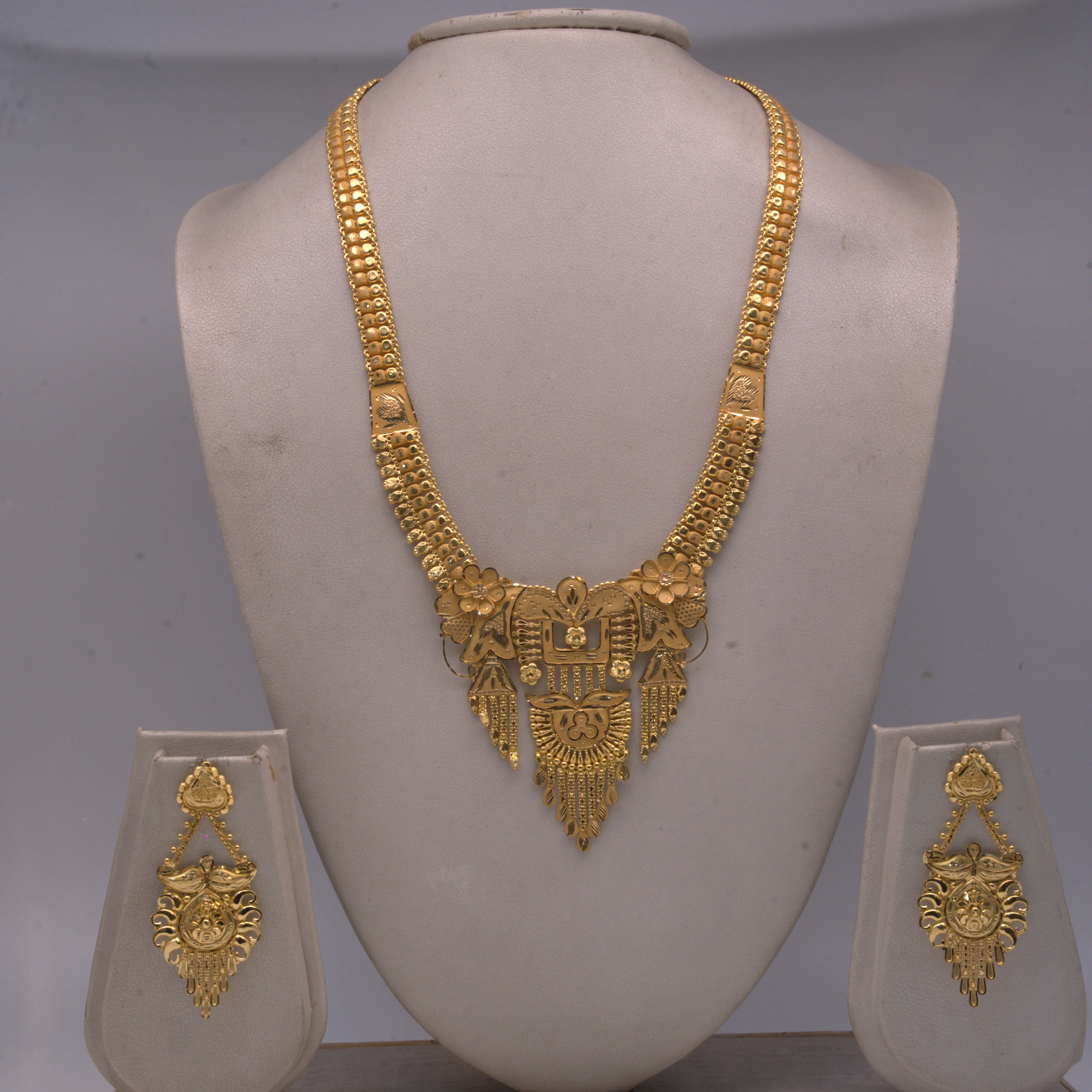 Premium Gold Sitahar with Earrings